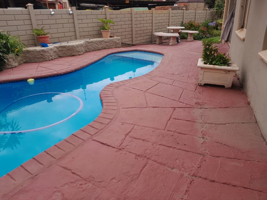 3 Bedroom Property for Sale in Geelhoutpark North West